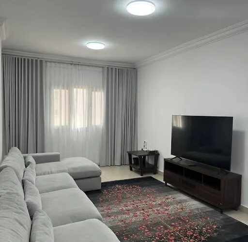 Spacious Flat In Central Muscat